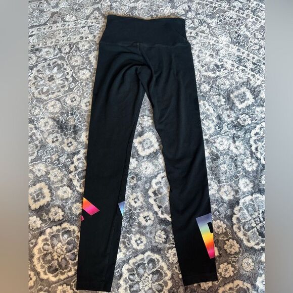 PINK Victoria's Secret Yoga (XS) Black Leggings with Ombre Rainbow Pattern Logo - Picture 2 of 4